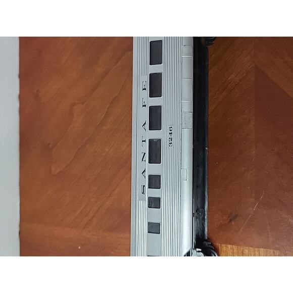 HO Scale Traub-Santa Fe Lightweight End Coach - Picture 8 of 11